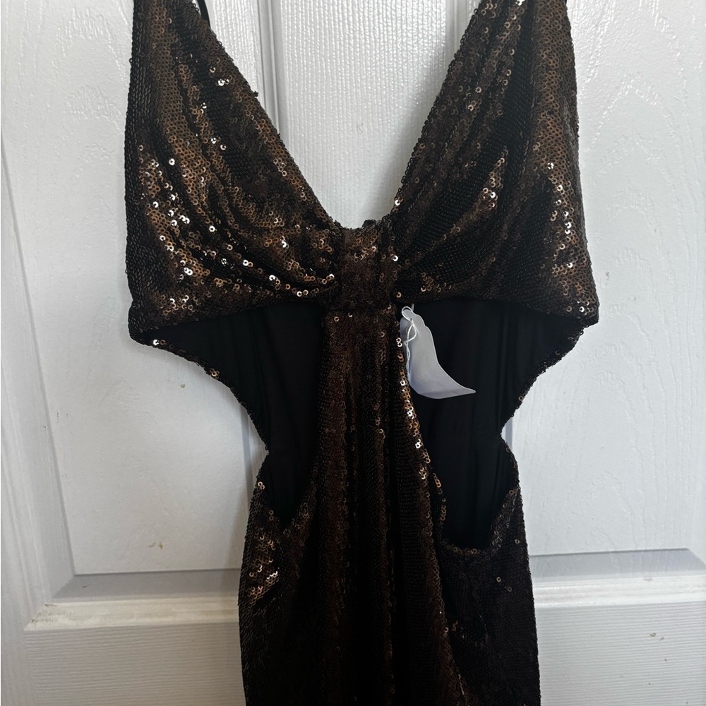 Halston Chloe Sequin Gown - Picture 11 of 14